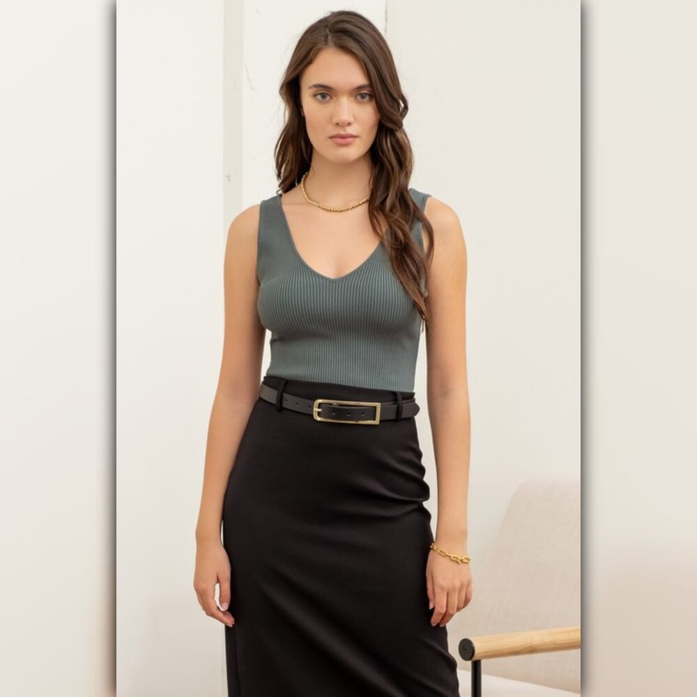 V Neck Sleeveless Ribbed Tank Top - Picture 2 of 5